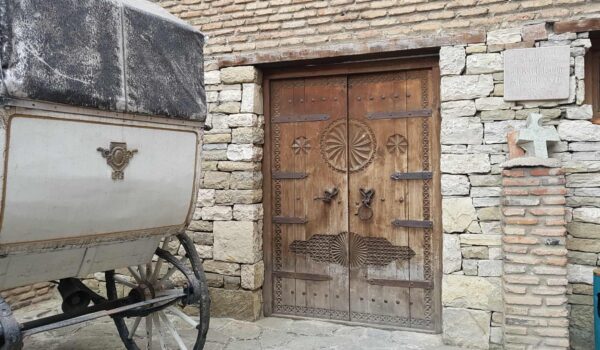 e33a13f5-00c6-4c9d-885a-7840519f62ba