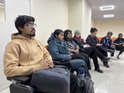 კლუბებს